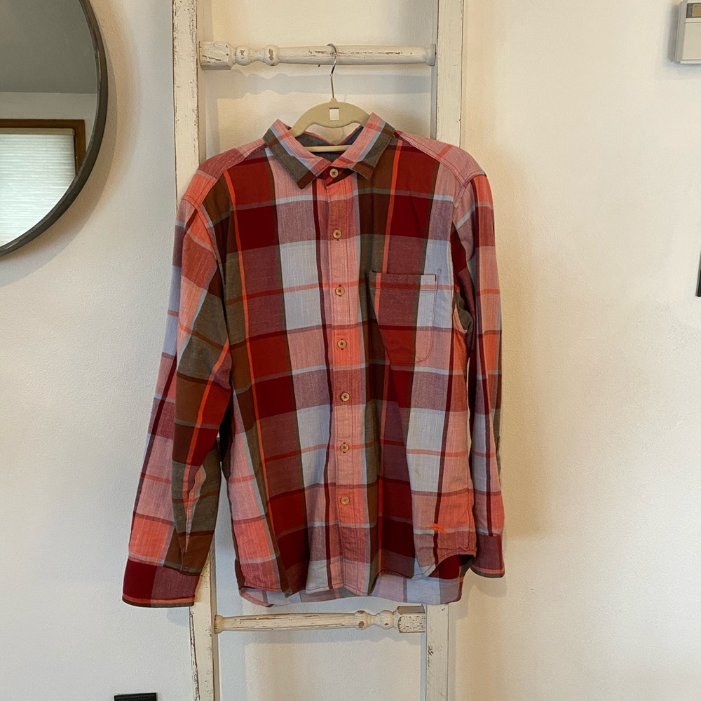 Tommy Bahama Button Down